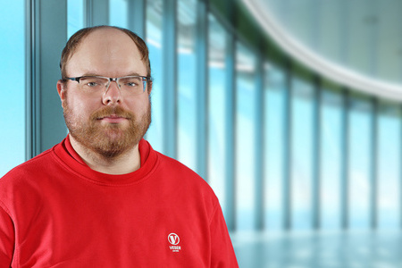  Adrian Lohmann
